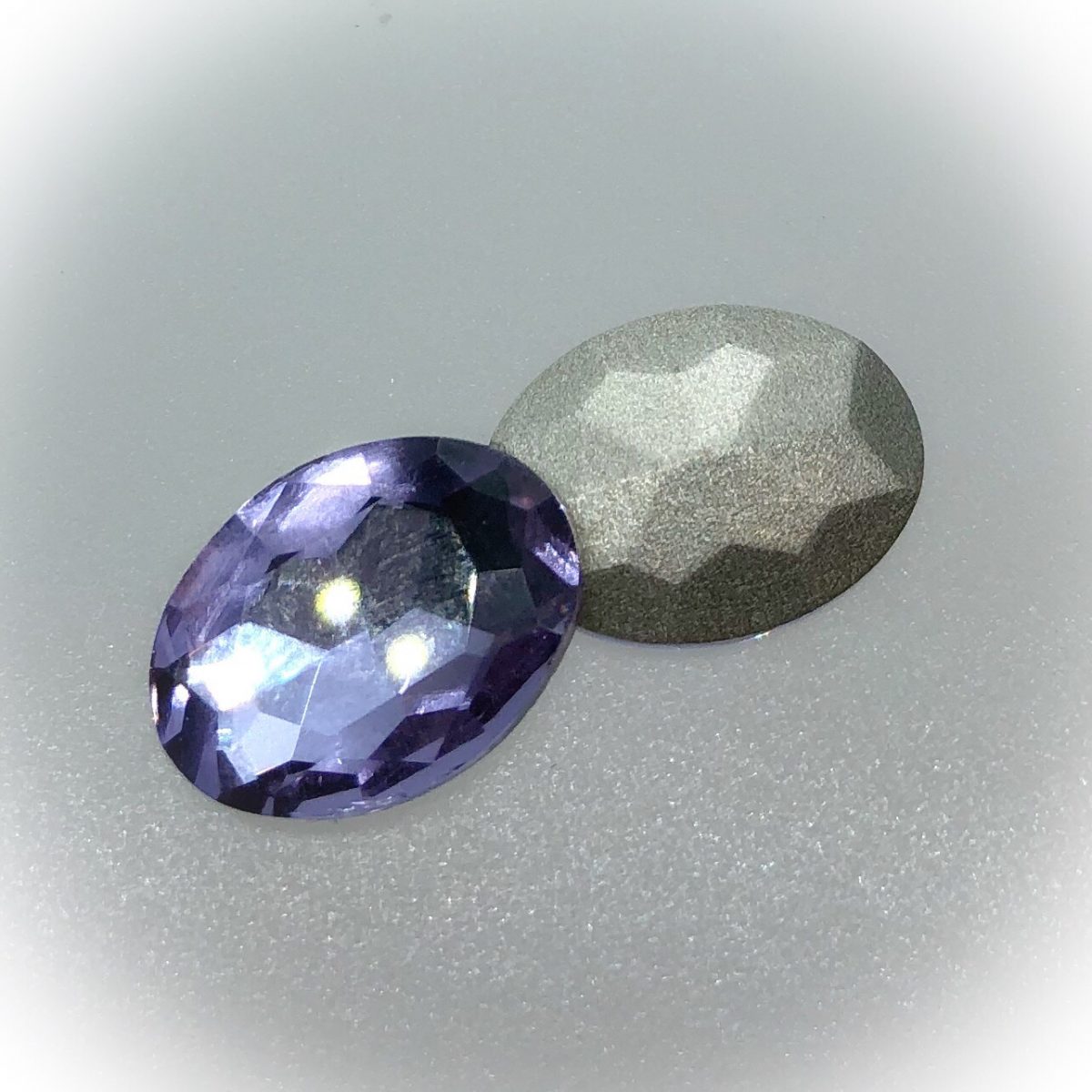 Viistehiottu lasi kapussi 14x10x4.5mm, Alexandrite
