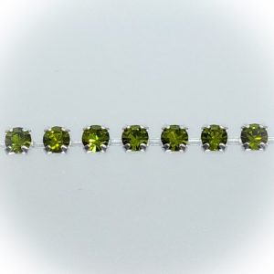 Preciosa cup chain SS8.5 2.6mm, Olivine 10cm