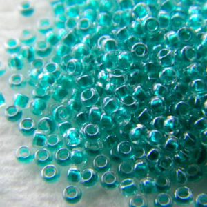 15.91555T - Sparkling teal lined crystal