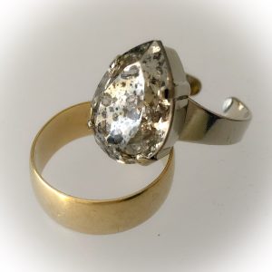 Rhodium plated ring, Swarovski, crystal silver patina