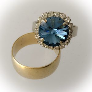 Rhodium plated ring, Swarovski, denim blue/crystal