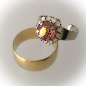 Rhodium plated ring, Swarovski, rose water opal/vintage rose