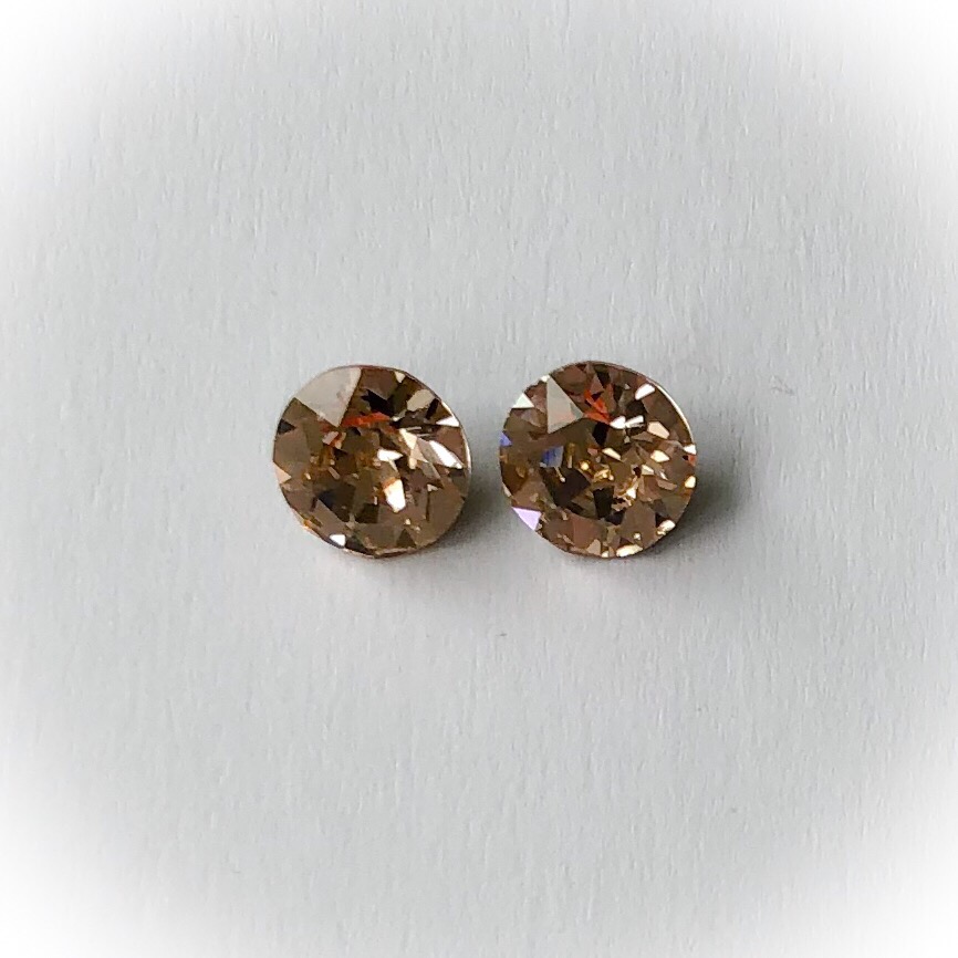 1088 Swarovski chaton SS39, 8mm Silk
