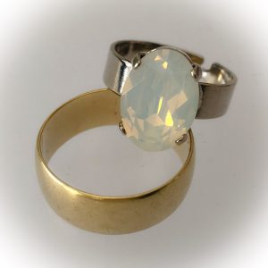 Palladium plated ring, Swarovski, white opal
