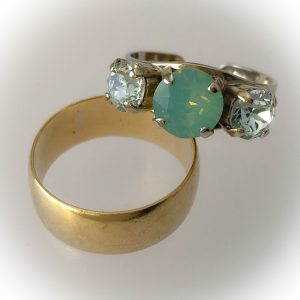 Rhodium plated ring, Swarovski, pacific opal/light azore