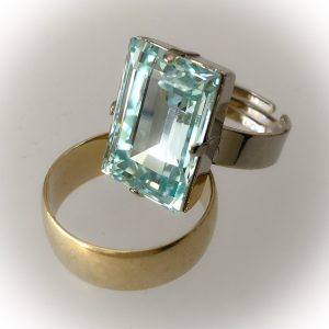 Palladium plated, Swarovski, light azore