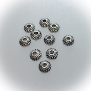 Antiikki hopeoitu helmi 5x3mm, 30kpl