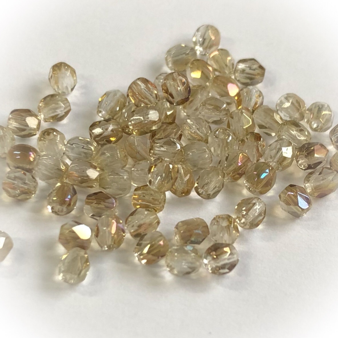 Pyöreä fasettihelmi 3mm Twilight crystal, 100kpl