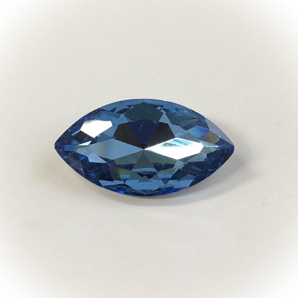 Viistehiottu navette lasi kapussi Sininen, 32x17x8mm