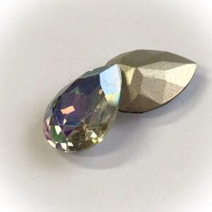 Faceted teardrop glass cabochon